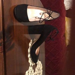 Kate Spade shoes only worn 4 times.